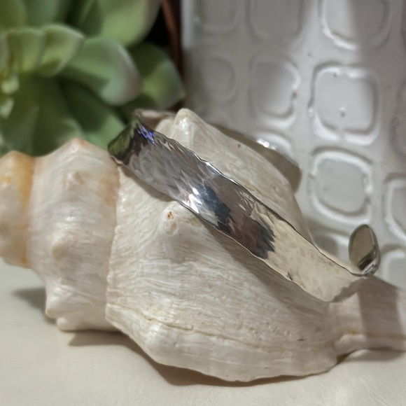 Gorgeous Handmade Sterling Silver Cuff Style Bracelet-Made in Italy-EUC - Picture 4 of 16